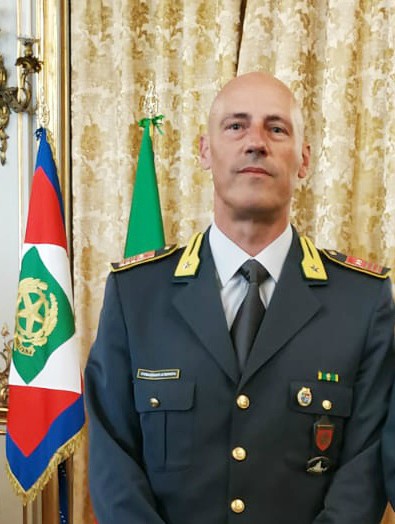 CAORLE: ONORIFICENZA DI ORDINE MORALE AL LUOGOTENENTE DELLA GDF PIETRO CAROLI